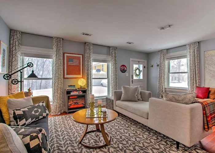 Ferienhaus 'the Fiveten Federal' - Downtown Gem! Galena