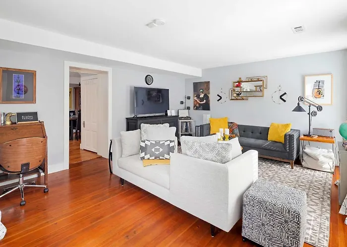 Ferienhaus 'the Fiveten Federal' - Downtown Gem! *